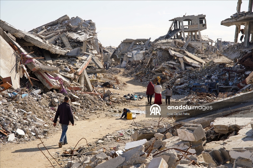 İsrail’in harabeye çevirdiği Cibaliye Mülteci Kampı’nda günlük yaşam