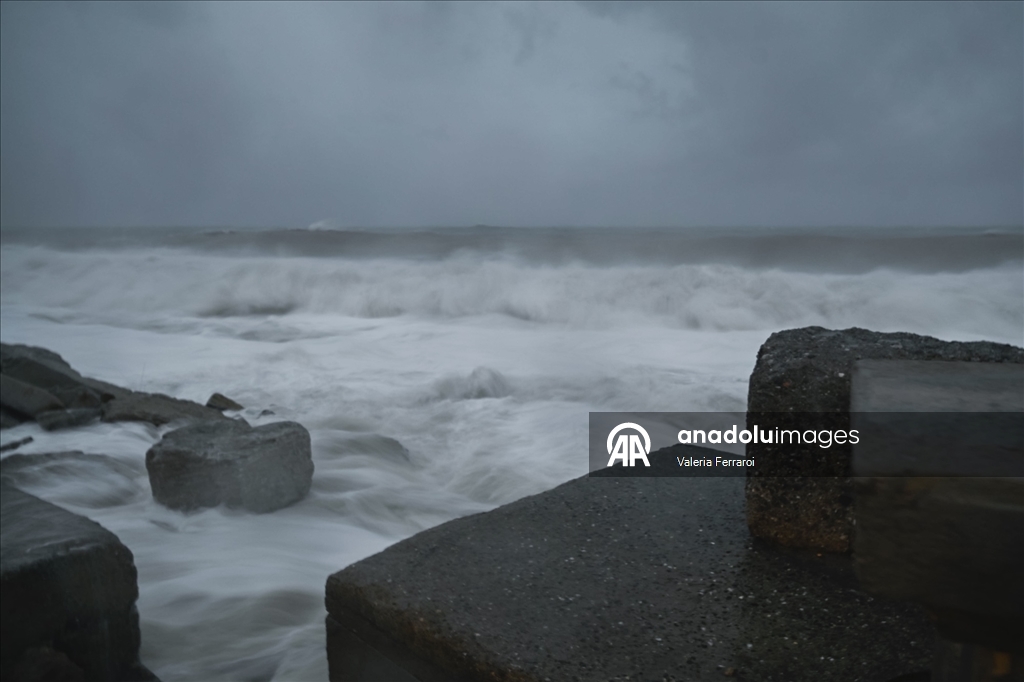 İtalya ve Malta’da şiddetli fırtına günlük hayatı olumsuz etkiledi