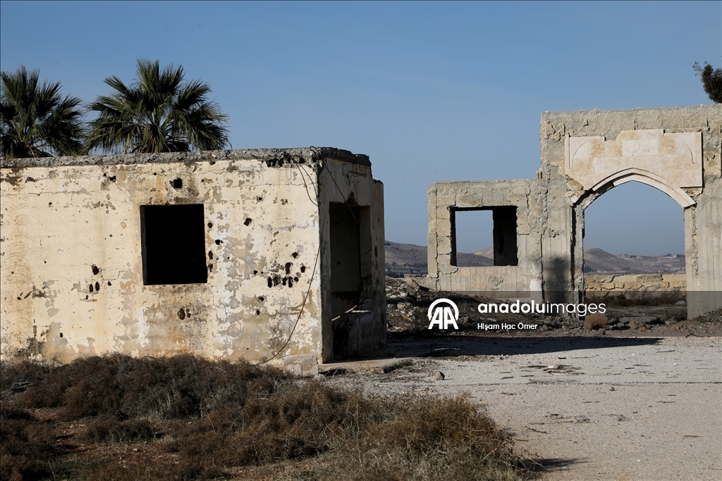 الأناضول تزور المكان السابق لضريح سليمان شاه في سوريا