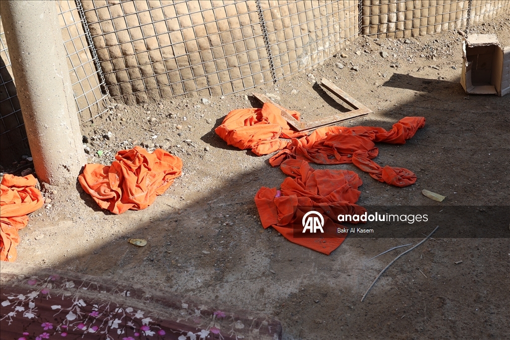 Агентство «Анадолу» зафиксировало тюрьму в городе Шеддади на севере Сирии, где террористическая организация YPG/SDG освободила боевиков ДЕАШ