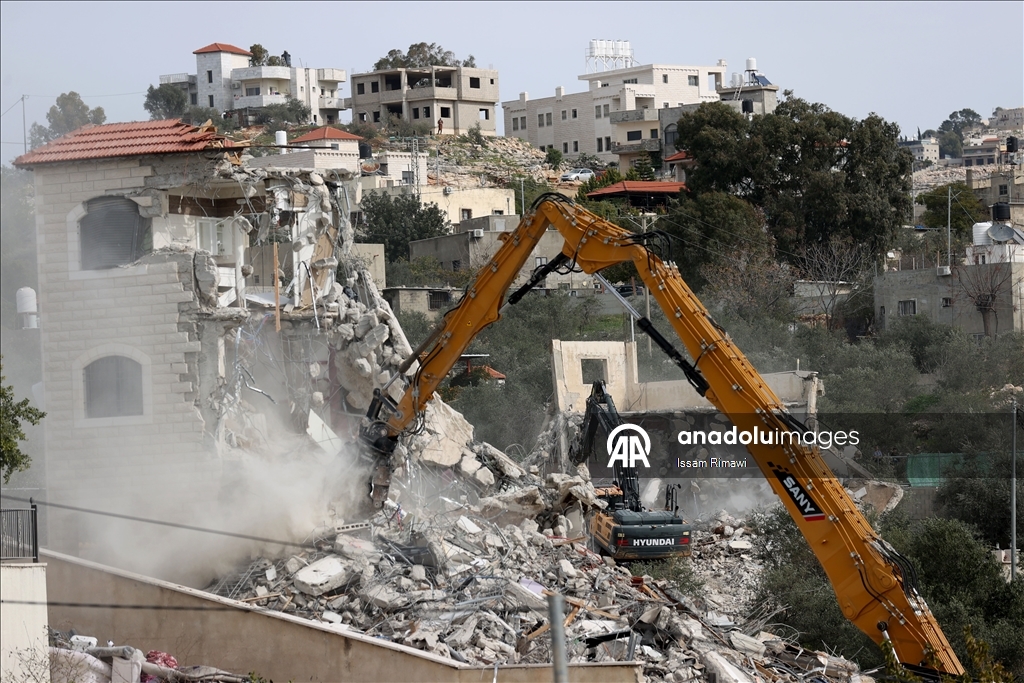 الجيش الإسرائيلي يهدم 3 منازل فلسطينية غربي رام الله 