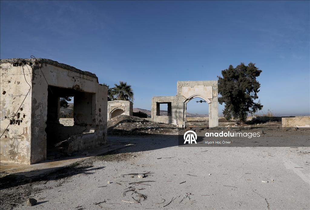 الأناضول تزور المكان السابق لضريح سليمان شاه في سوريا