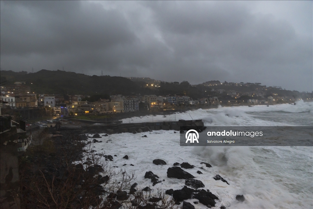 В Кальяри продолжается непрекращающаяся непогода