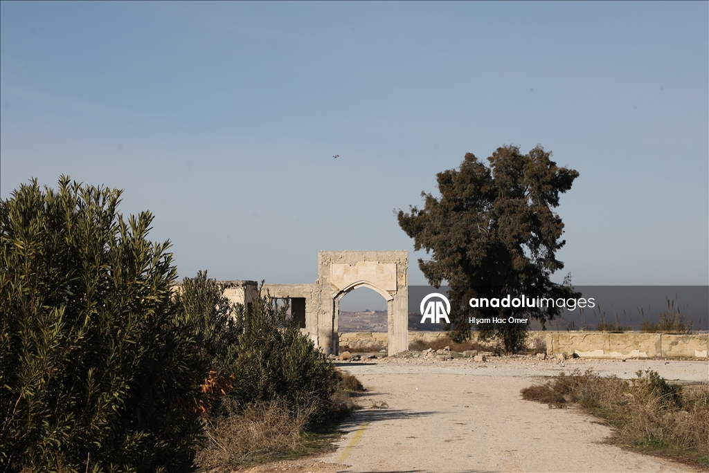 الأناضول تزور المكان السابق لضريح سليمان شاه في سوريا