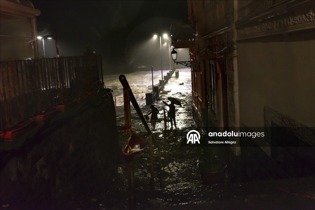 В Кальяри продолжается непрекращающаяся непогода