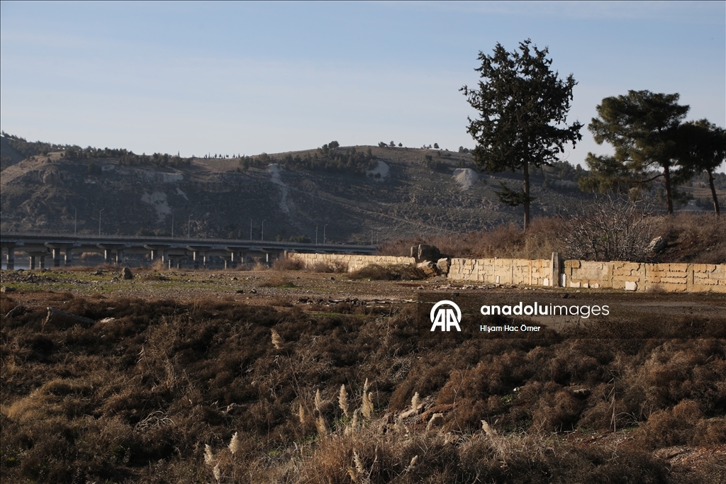 الأناضول تزور المكان السابق لضريح سليمان شاه في سوريا