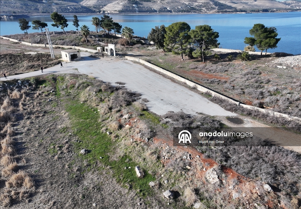 الأناضول تزور المكان السابق لضريح سليمان شاه في سوريا