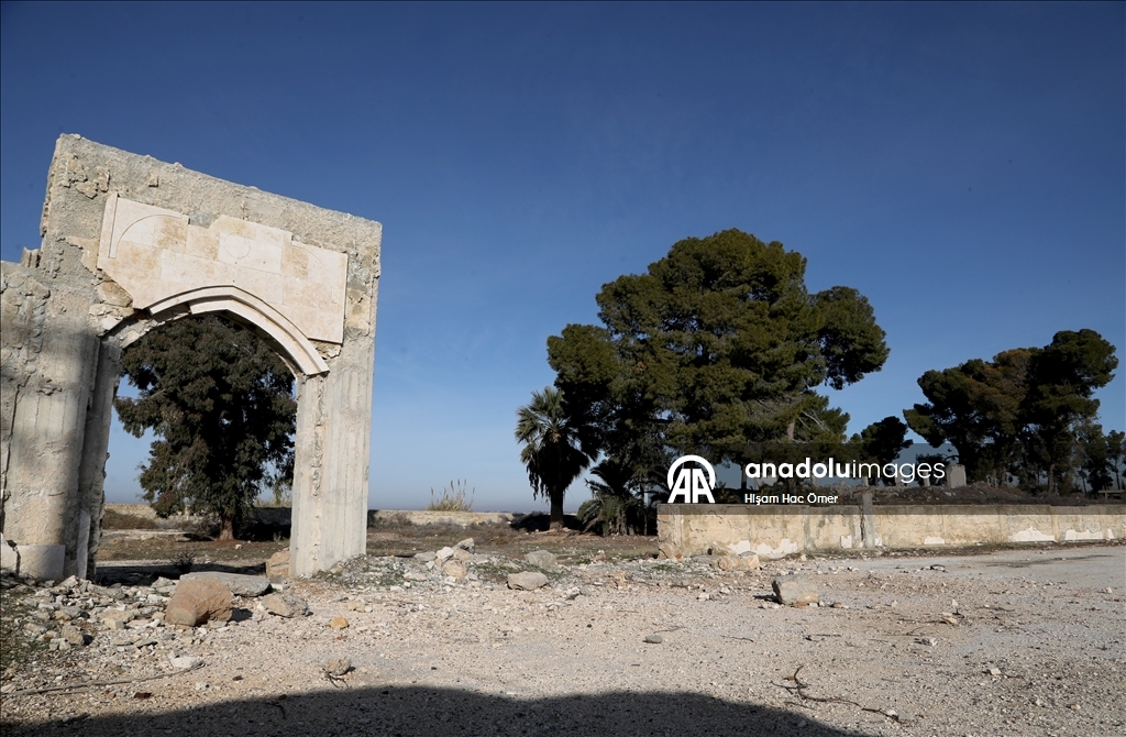 الأناضول تزور المكان السابق لضريح سليمان شاه في سوريا