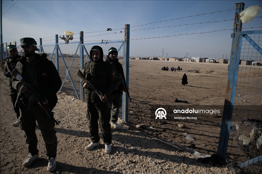 الداخلية السورية تعلن مخيم الهول والسجون المحررة "مناطق محظورة"