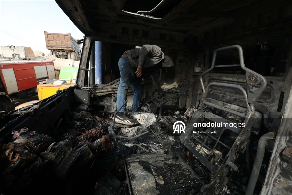 مستوطنون يحرقون 3 جرافات وسيارة بهجوم على قرية شمالي الضفة