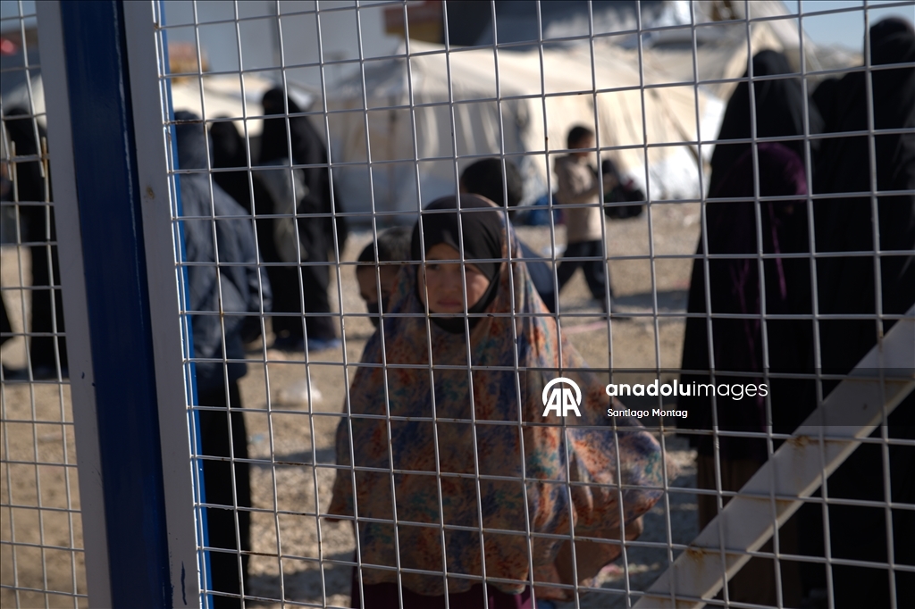 الداخلية السورية تعلن مخيم الهول والسجون المحررة "مناطق محظورة"