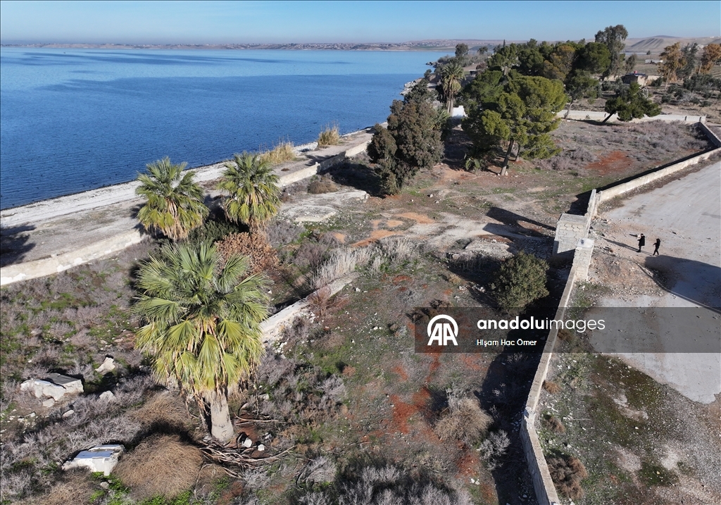 الأناضول تزور المكان السابق لضريح سليمان شاه في سوريا