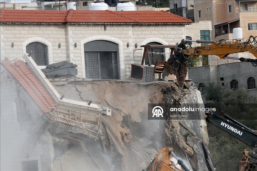 الجيش الإسرائيلي يهدم 3 منازل فلسطينية غربي رام الله 
