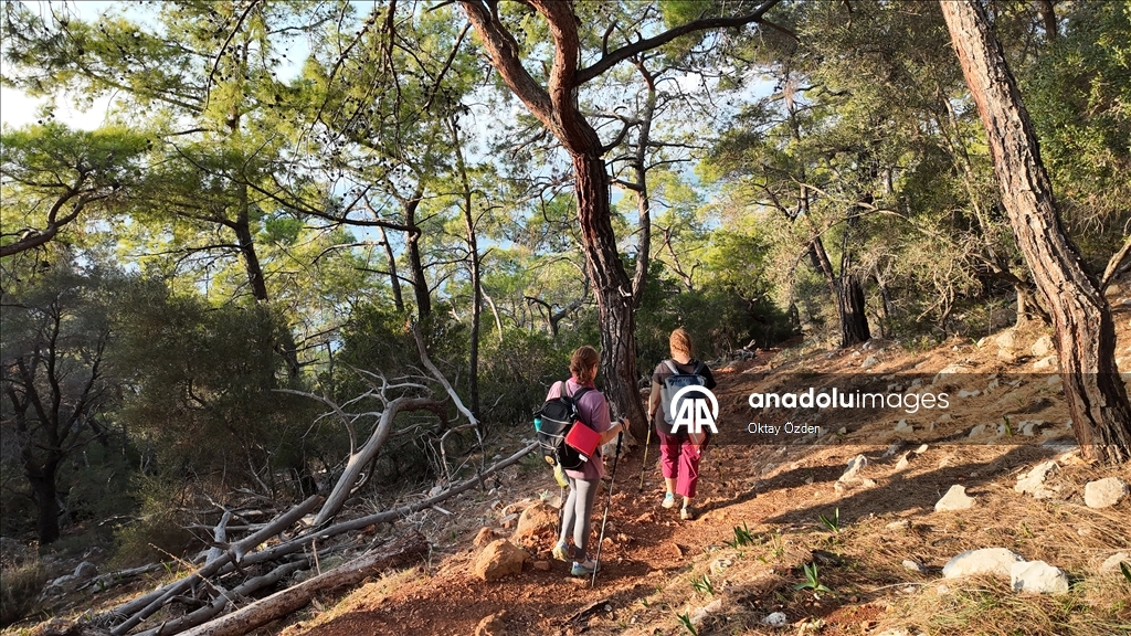 Gelidonya Feneri denizcilere ışık olmayı sürdürüyor