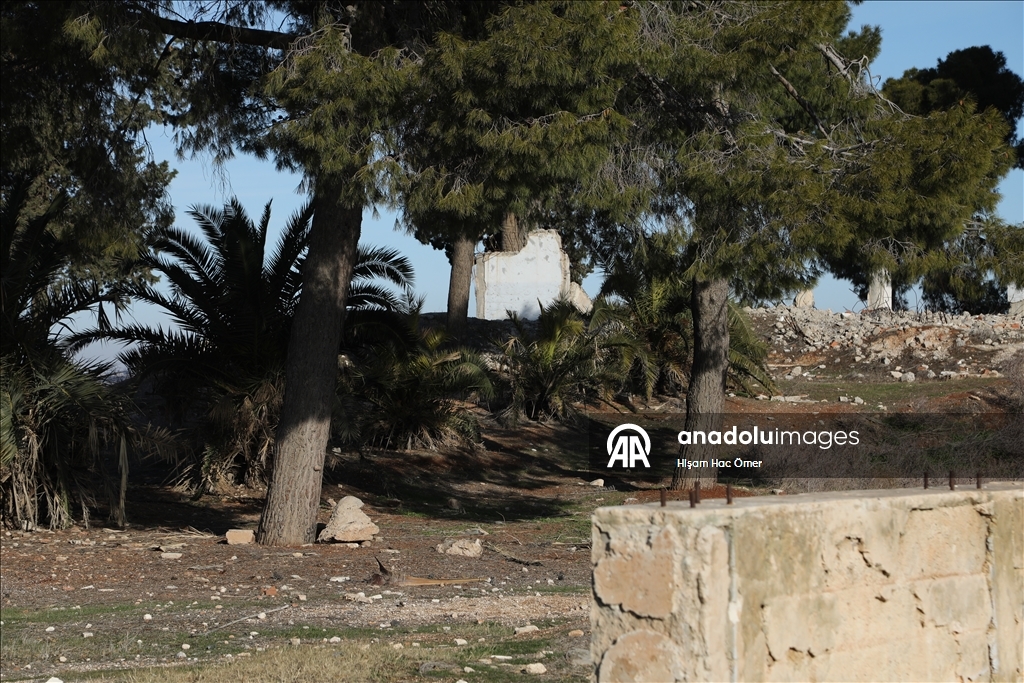 الأناضول تزور المكان السابق لضريح سليمان شاه في سوريا