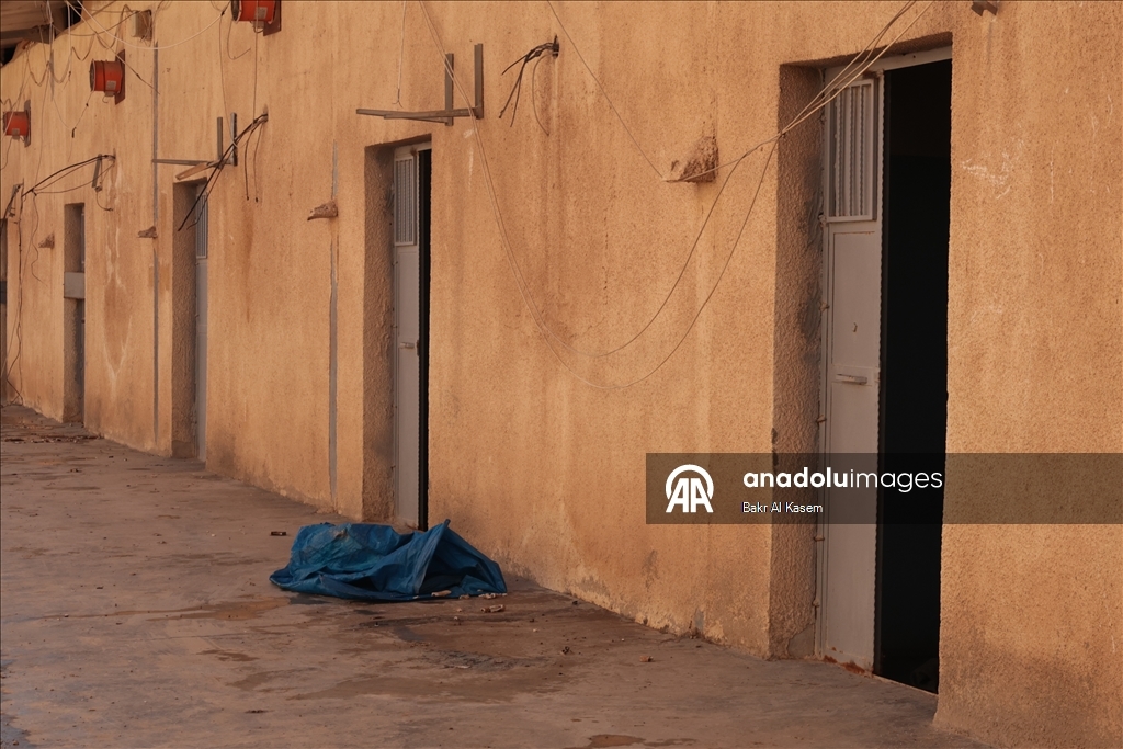 Агентство «Анадолу» зафиксировало тюрьму в городе Шеддади на севере Сирии, где террористическая организация YPG/SDG освободила боевиков ДЕАШ