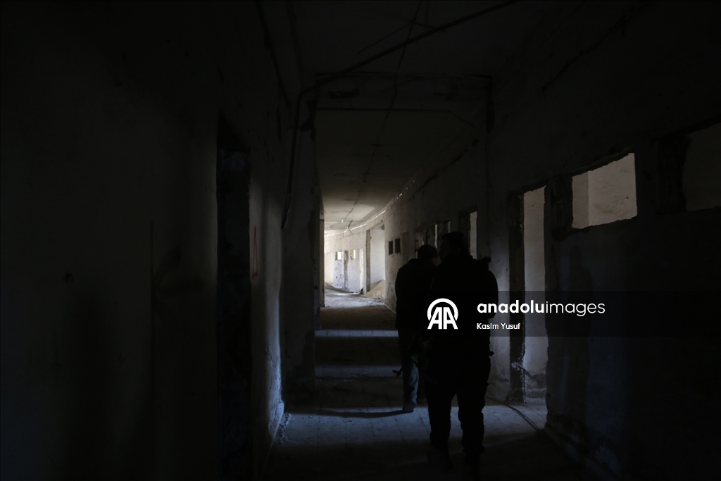 В освобожденной от террористической организации YPG/SDG сирийской провинции Ракка засняты тюрьма и тоннели под стадионом