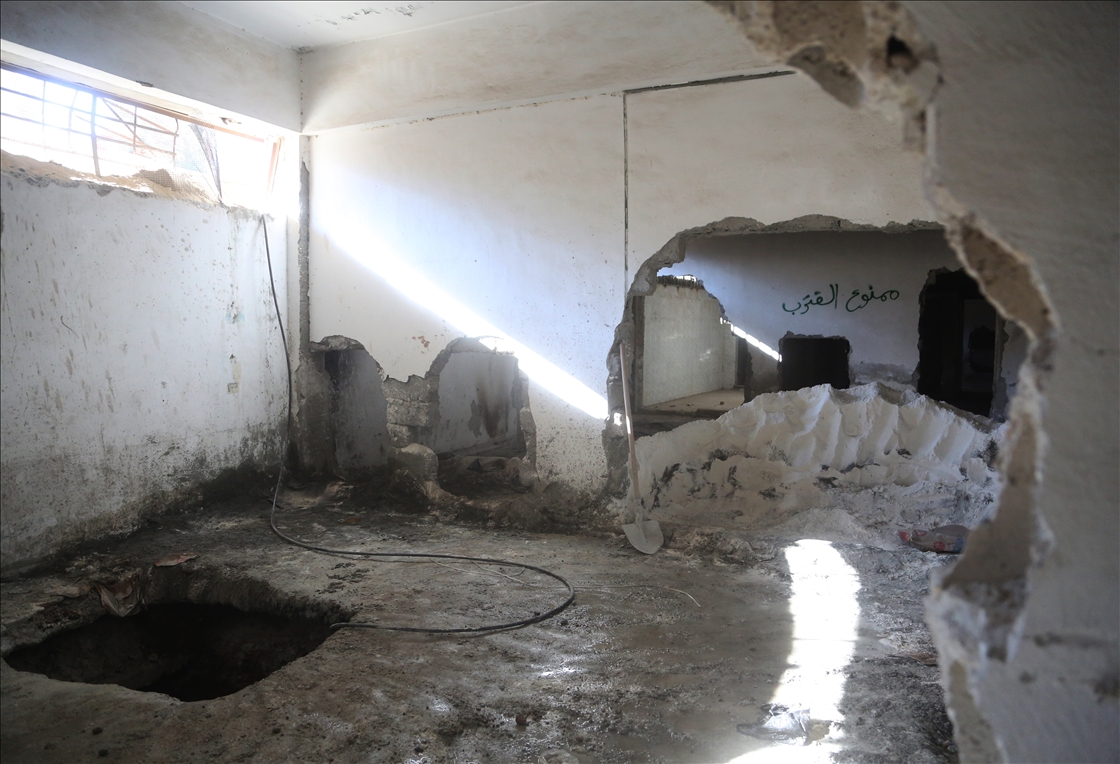 В освобожденной от террористической организации YPG/SDG сирийской провинции Ракка засняты тюрьма и тоннели под стадионом