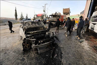 مستوطنون يحرقون 3 جرافات وسيارة بهجوم على قرية شمالي الضفة