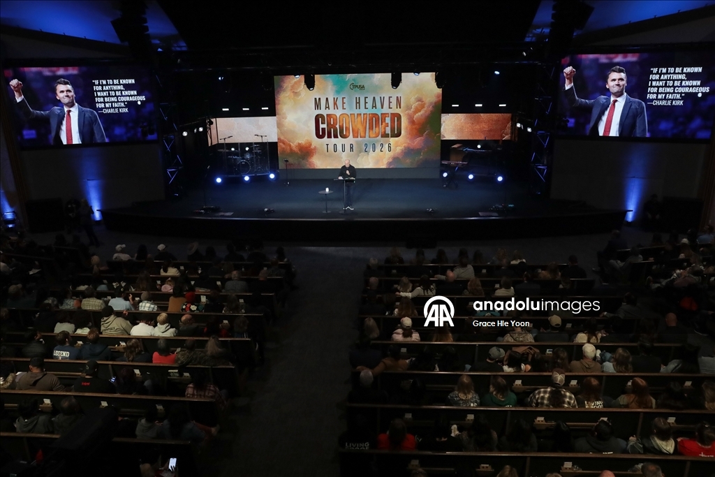 В США прошло мероприятие в рамках серии собраний «Make Heaven Crowded Tour»