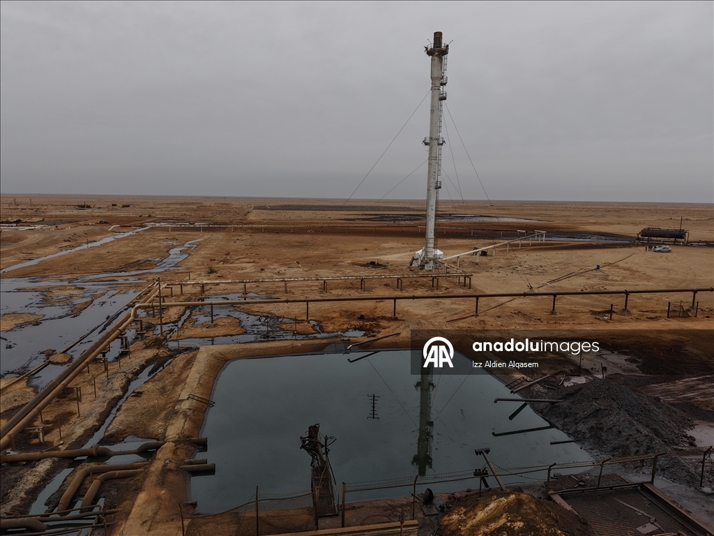 Suriye'nin en büyük petrol sahası olan "Ömer Petrol Sahası havadan görüntüledi