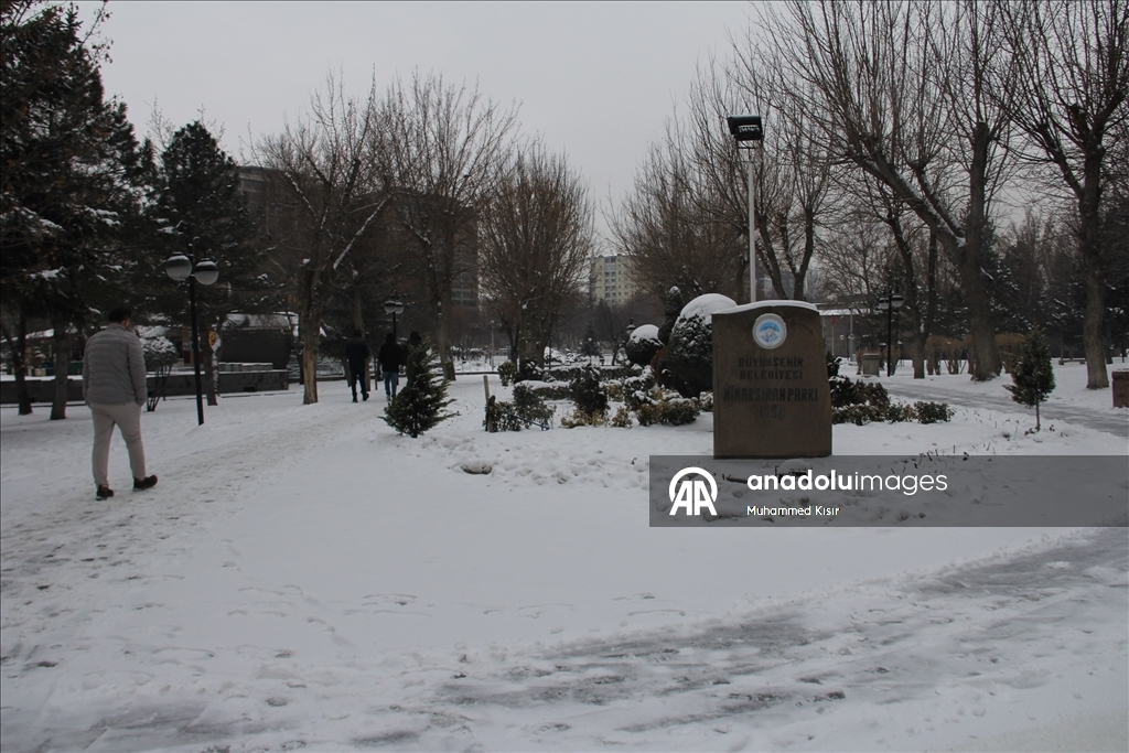 Kayseri'de kar etkili oldu