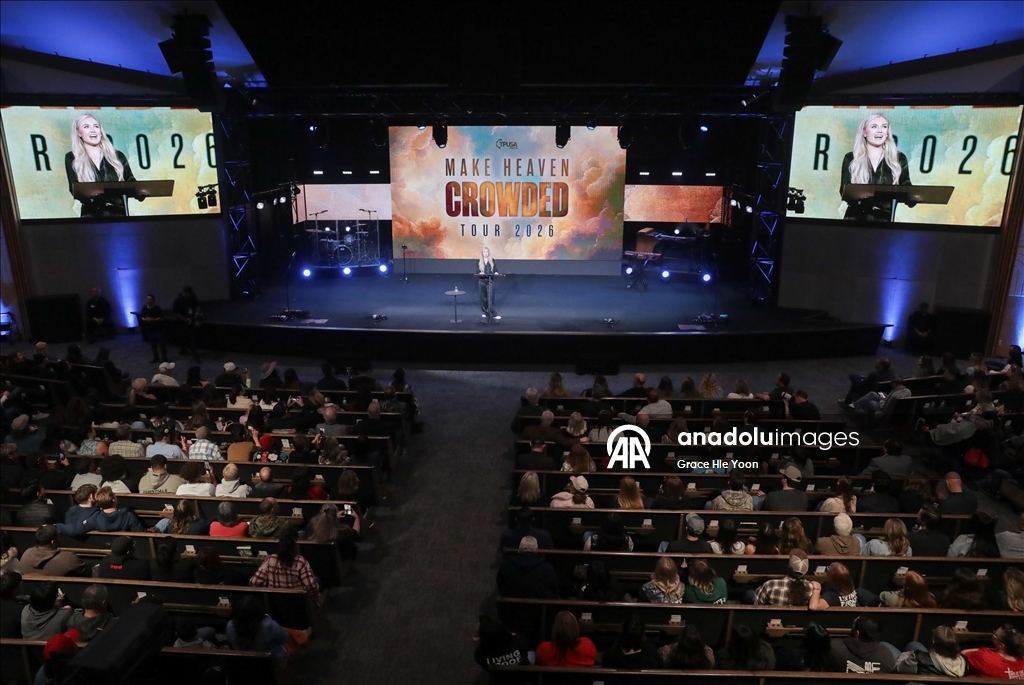 В США прошло мероприятие в рамках серии собраний «Make Heaven Crowded Tour»