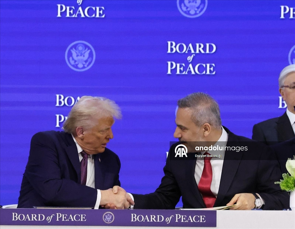 Davos'ta Gazze için Barış Kurulu Şartı imza töreni