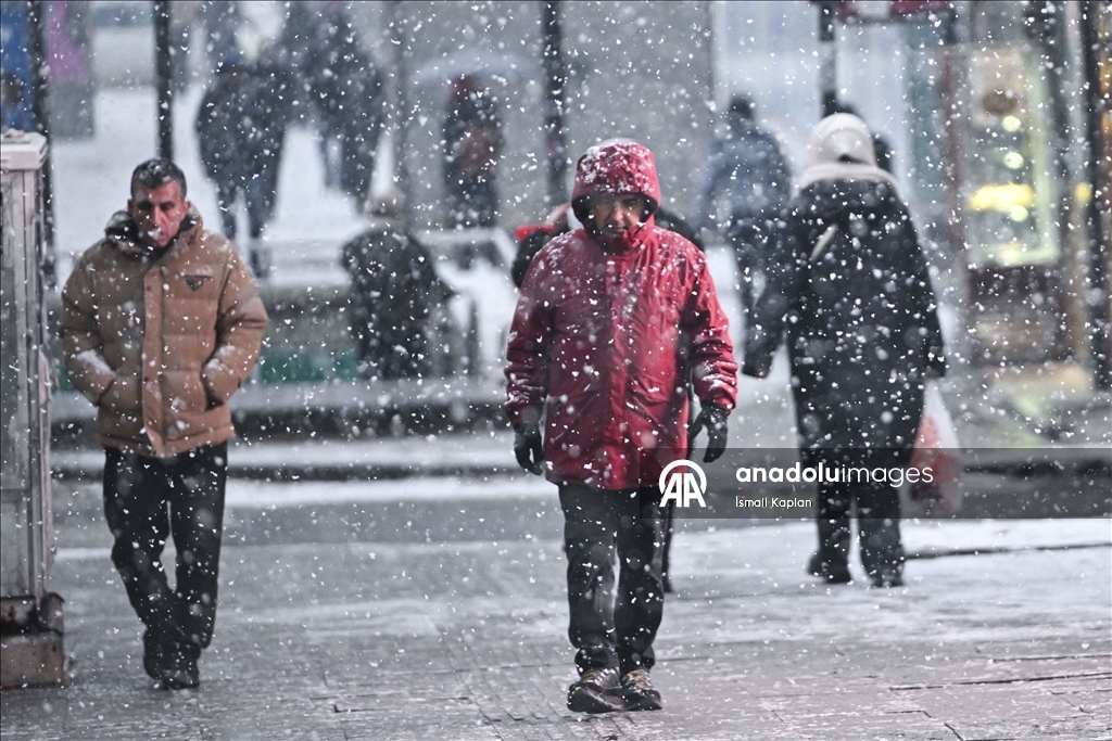 Ankara'da kar yağışı