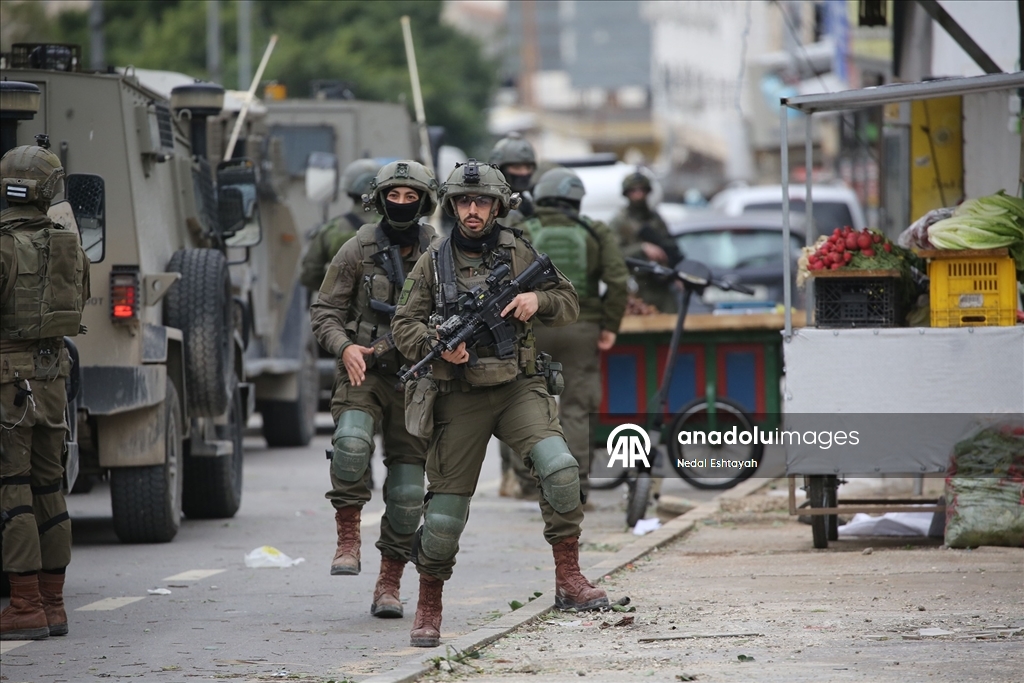 İsrail ordusu Nablus kentine baskın düzenledi