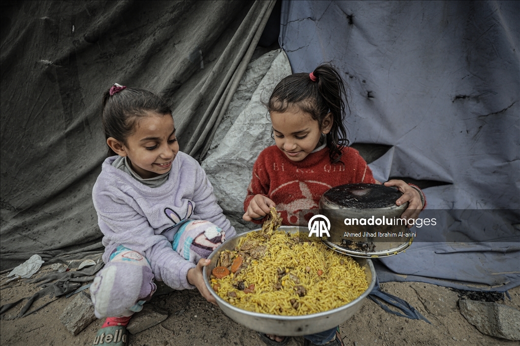 Gazze'de Filistinlilere yemek dağıtımı yapıldı