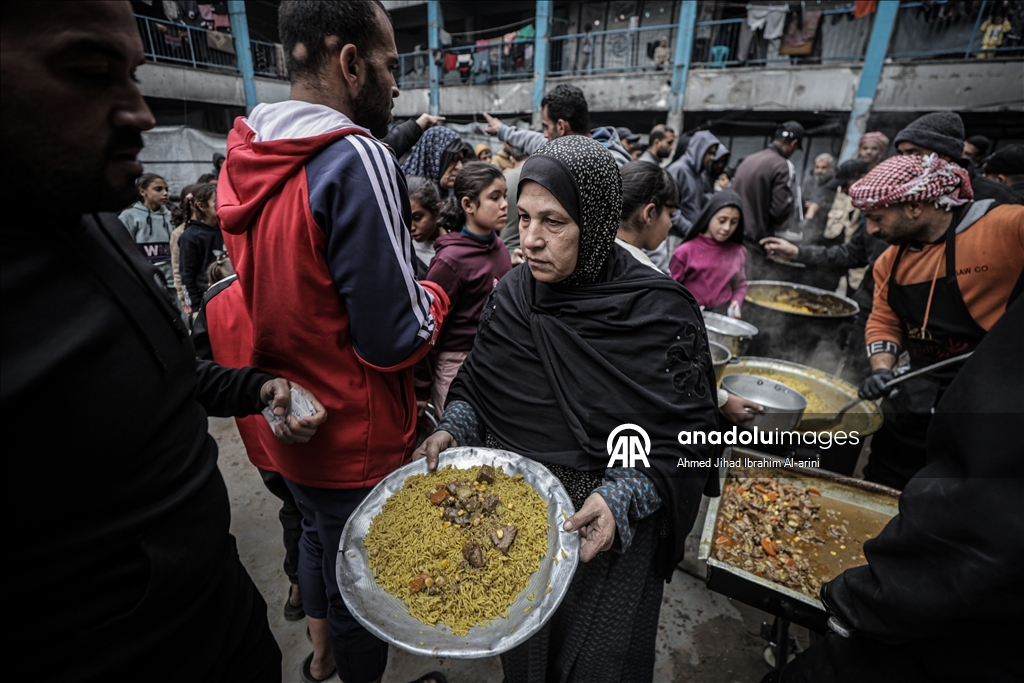 Gazze'de Filistinlilere yemek dağıtımı yapıldı