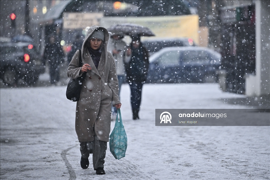 Ankara'da kar yağışı