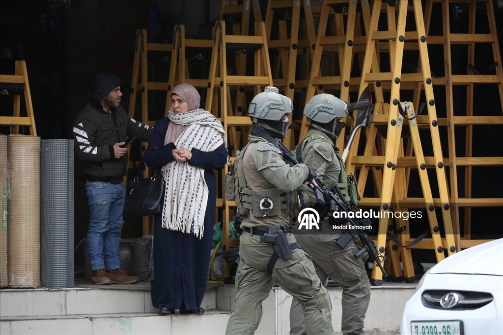 İsrail ordusu Nablus kentine baskın düzenledi