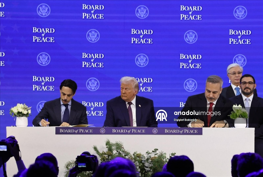 Davos'ta Gazze için Barış Kurulu Şartı imza töreni