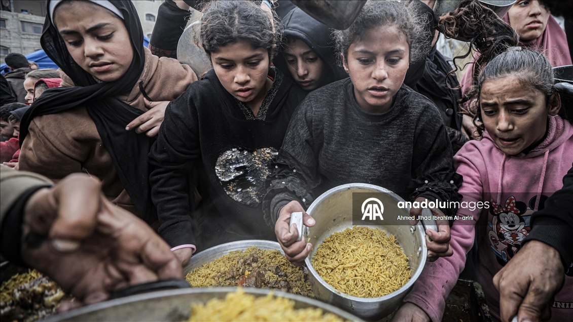 Gazze'de Filistinlilere yemek dağıtımı yapıldı