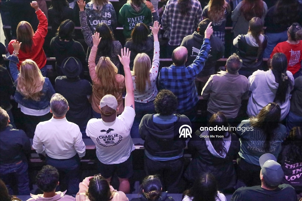 В США прошло мероприятие в рамках серии собраний «Make Heaven Crowded Tour»