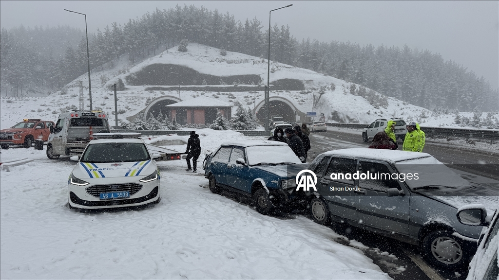 Kahramanmaraş’ta kar yağışı etkili oluyor
