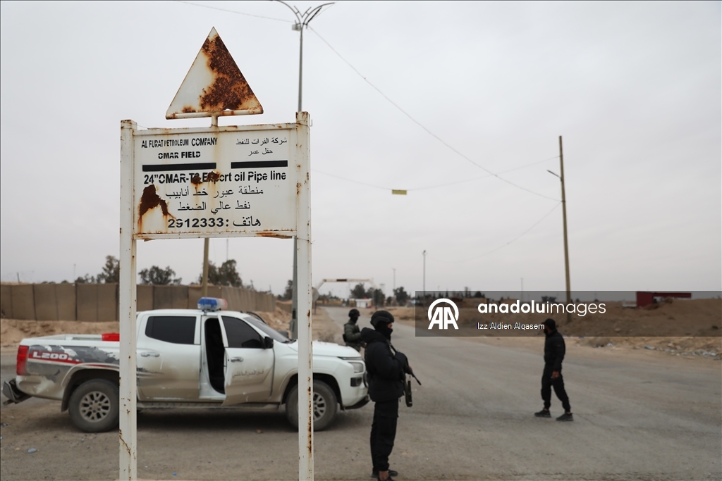 Suriye'nin en büyük petrol sahası olan "Ömer Petrol Sahası havadan görüntüledi