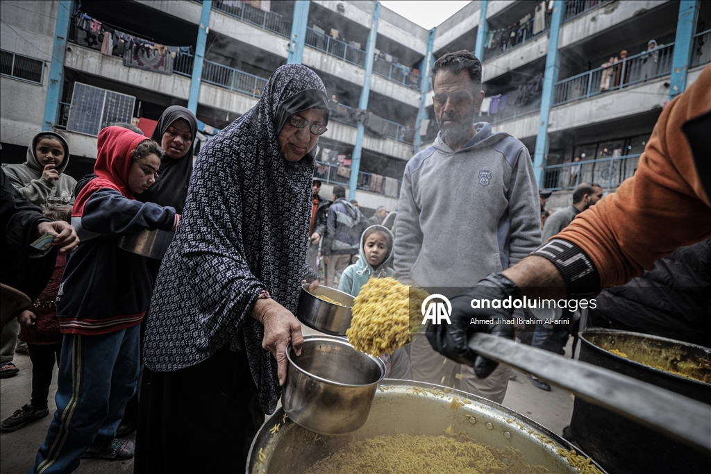 Gazze'de Filistinlilere yemek dağıtımı yapıldı