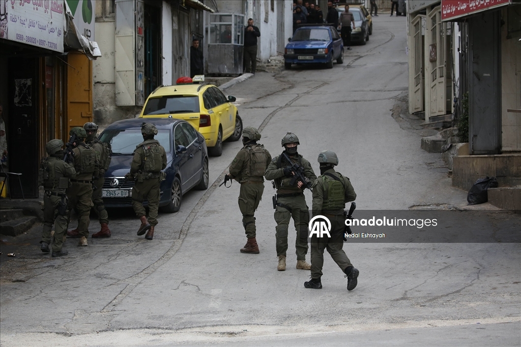 İsrail ordusu Nablus kentine baskın düzenledi