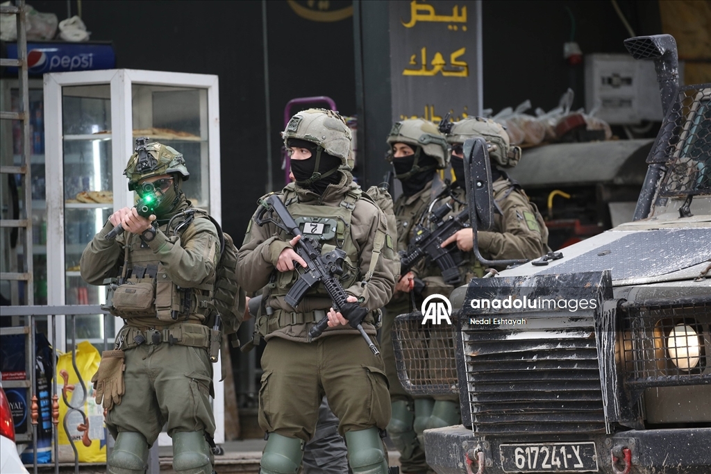 İsrail ordusu Nablus kentine baskın düzenledi