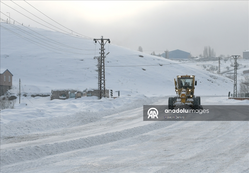 Kars'ta kar yağışı ve soğuk hava etkili oldu