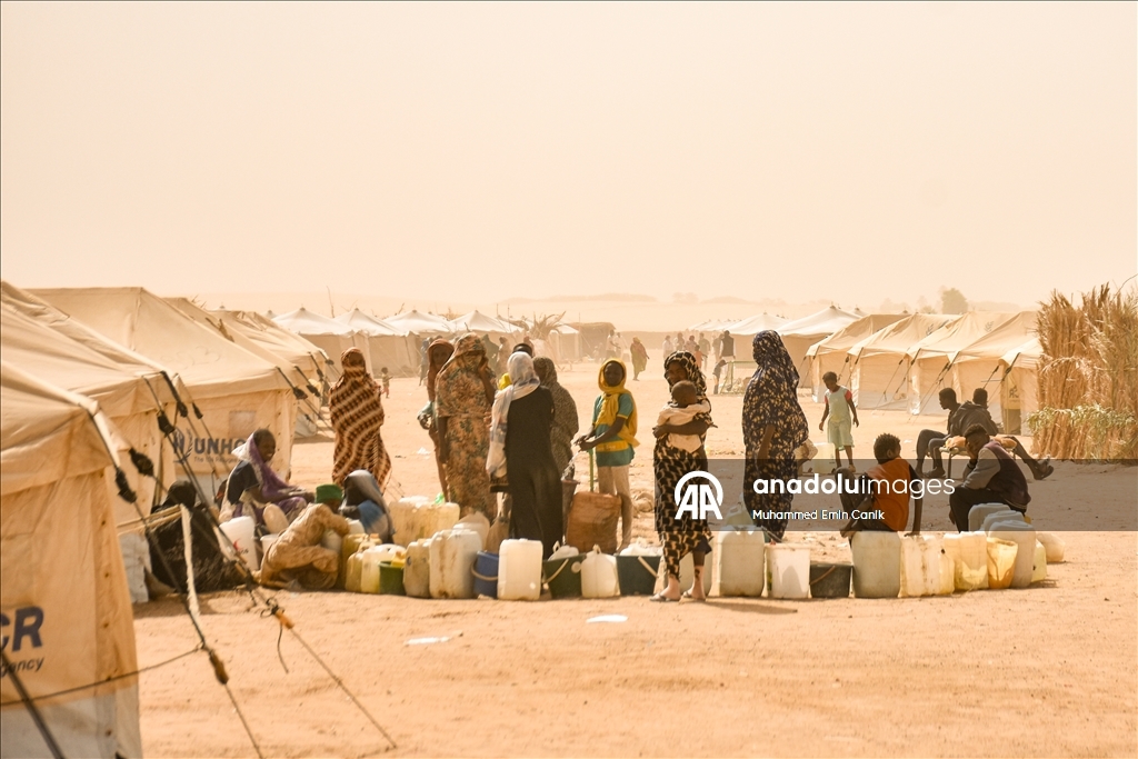 Sudan’daki El-Affad Mülteci Kampı, acılarını yüklenip yerinden edilen binlerce kişiyi barındırıyor