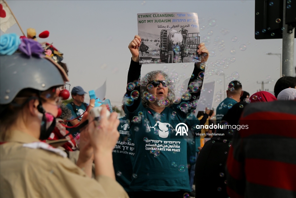 İsrail'in Filistinlilere yönelik ihlalleri Batı Şeria'da protesto edildi