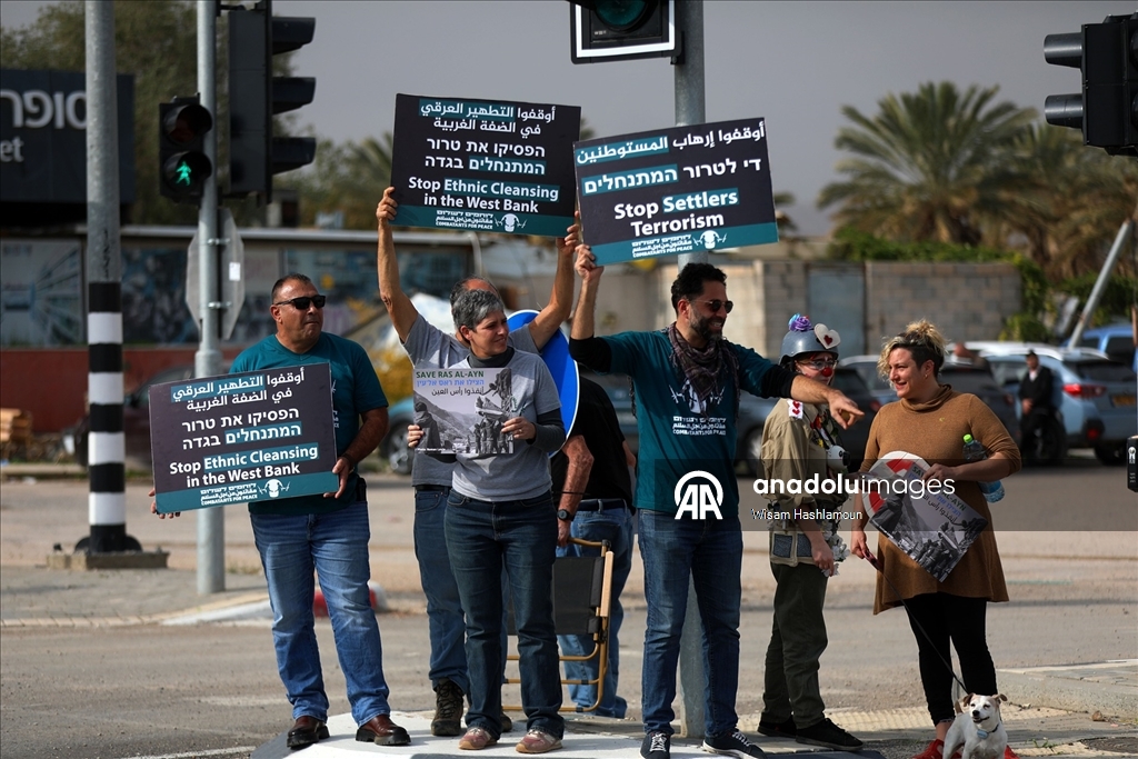 İsrail'in Filistinlilere yönelik ihlalleri Batı Şeria'da protesto edildi