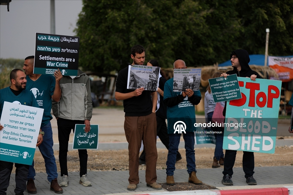 İsrail'in Filistinlilere yönelik ihlalleri Batı Şeria'da protesto edildi