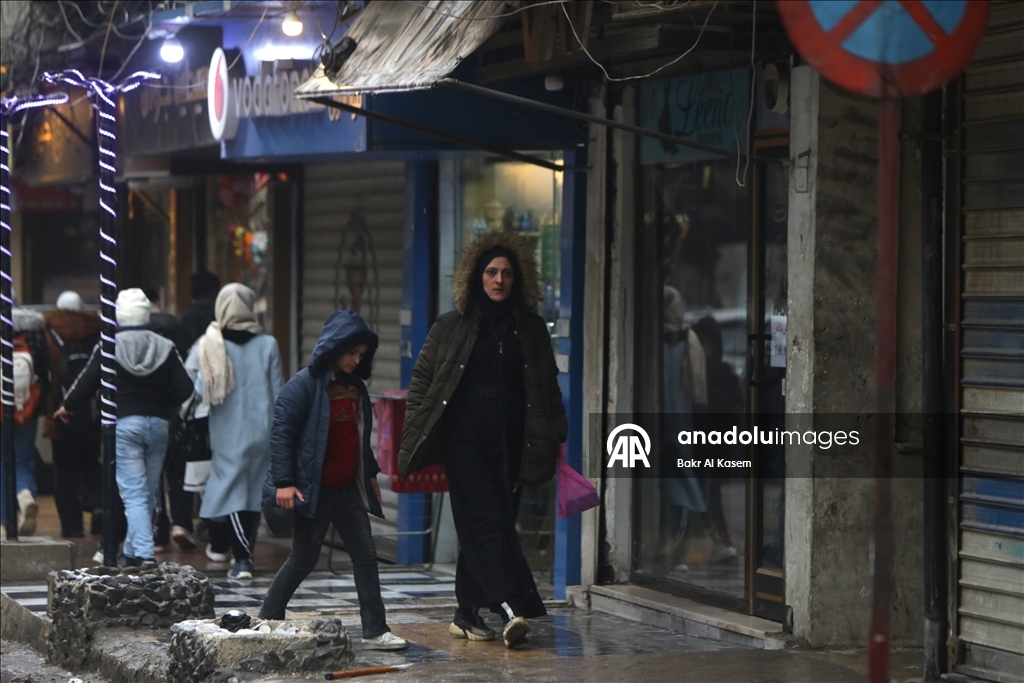 سوريا.. عودة الحياة إلى طبيعتها في حيي الشيخ مقصود والأشرفية بحلب