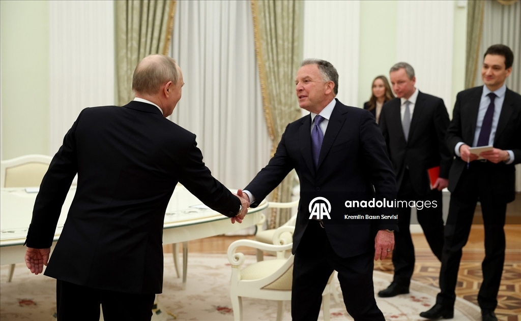 В Кремле завершилась встреча Путина со специальным представителем президента США Стивеном Уиткоффом