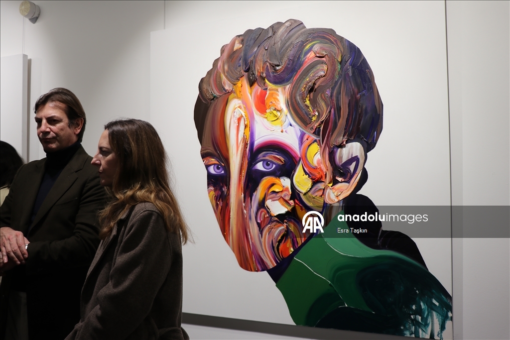 В Париже открылась выставка художника Шахина Демира